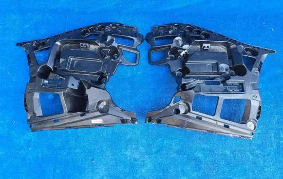 BMW M5 G90 Rear bumper mounting bracket 7887032 7887031