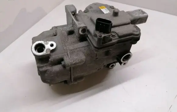 Toyota Auris E180 Air conditioning (A/C) compressor (pump) 0422001330