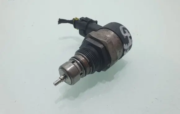 KIA Sportage Fuel pressure regulator 0281006037