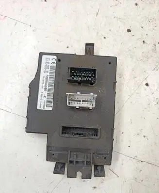 Renault Trafic II (X83) Comfort/convenience module P8200409680 281187388A