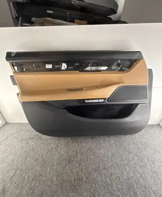 BMW 7 G11 G12 Front door card panel trim 105851304C