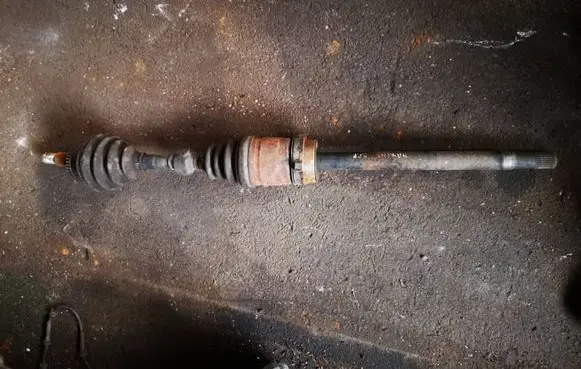 Nissan Maxima Front driveshaft