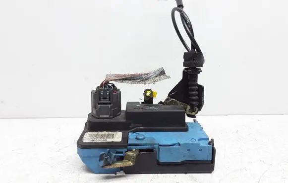 Volvo S80 Front door lock 8650546