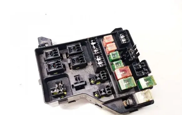 Mitsubishi Carisma Fuse box set b213472