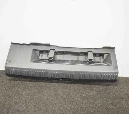 Trunk/boot sill cover protection
