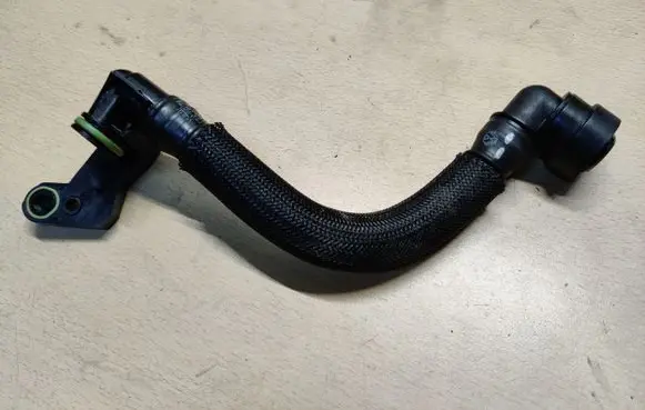 Volkswagen Jetta VI Breather/breather pipe/hose 06L103213J