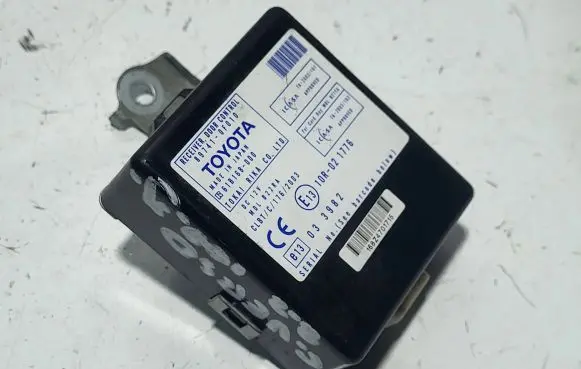 Toyota Corolla Verso AR10 Door control unit/module 897410F010 61B168000 10R021776