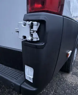 Rear bumper corner part panel trim