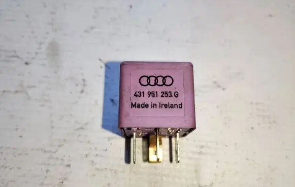 Volkswagen PASSAT B5 Light relay 431951253g