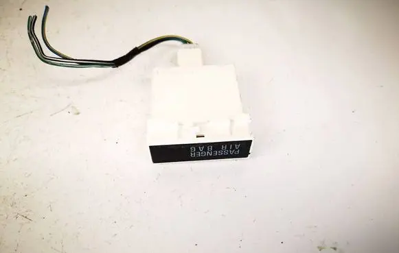 Mitsubishi Endeavor Passenger airbag on/off switch r3311