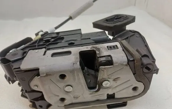 Audi A1 Front door lock 5TB837016E A046465