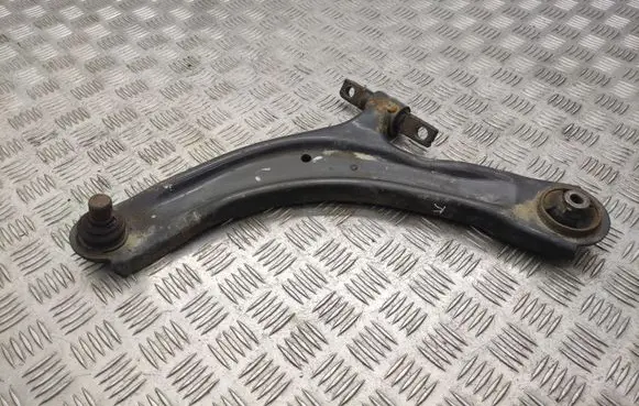 Nissan Qashqai+2 Front lower control arm/wishbone