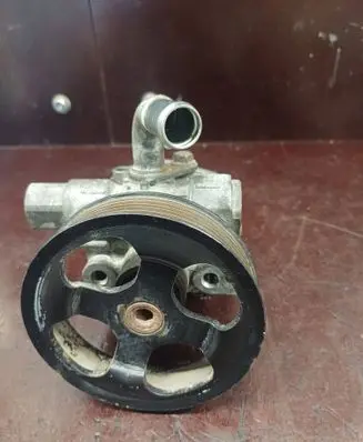 Dodge Caliber Power steering pump 76027011
