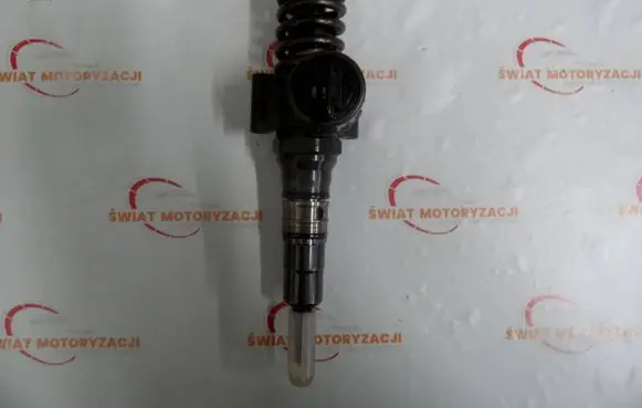 Audi A4 S4 B7 8E 8H Fuel injector 03G130073G