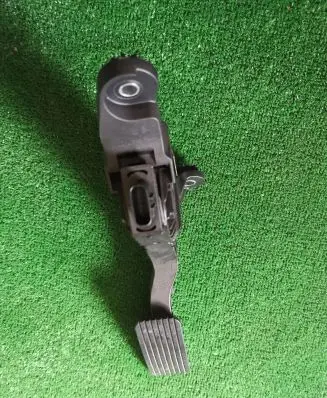 Hyundai Kona I Accelerator throttle pedal 32700XXXXX