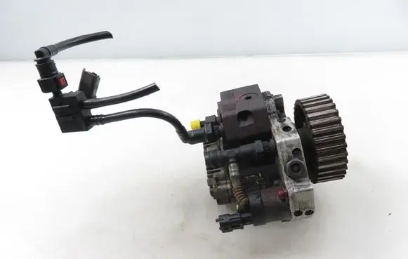 Renault Scenic II - Grand scenic II Fuel injection high pressure pump 8200108225 0445010075 0928400502