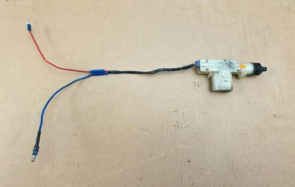 Volkswagen Transporter - Caravelle T4 Central locking motor 