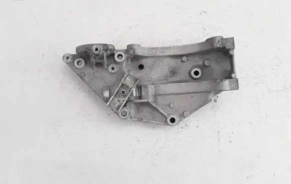 Volvo C70 Generator/alternator bracket 
