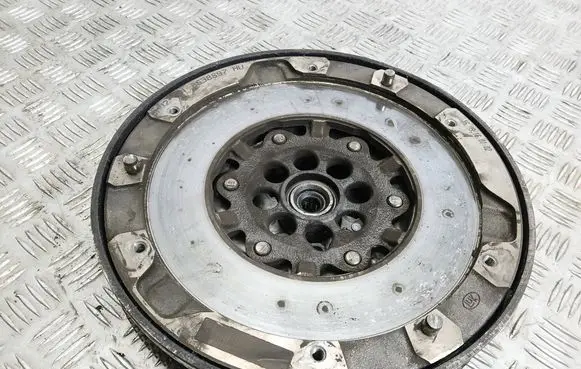 BMW 5 F10 F11 Dual mass flywheel 8638897