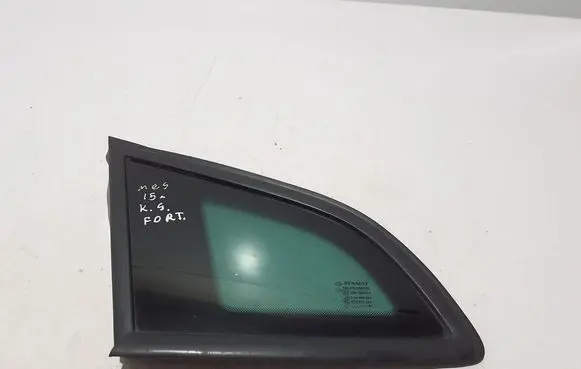 Renault Megane III Rear side window 833070017R