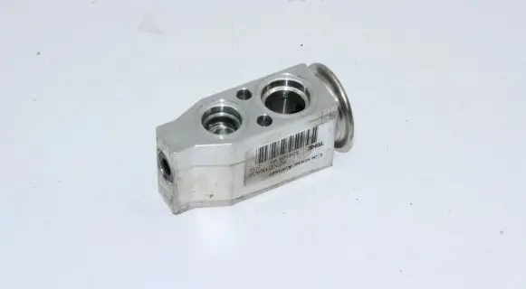 Nissan Juke I F15 Air conditioning (A/C) expansion valve 922001KA0A
