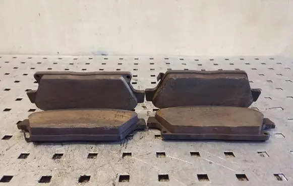 Chevrolet Orlando Brake pads (front) 