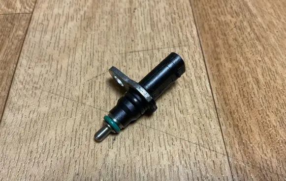Volkswagen Touareg II Oil temperature sensor 079919523 94080B