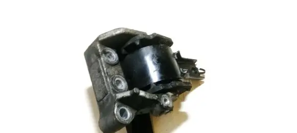 Mitsubishi Outlander Engine mount bracket