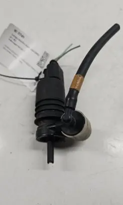 Volkswagen Polo Windscreen/windshield washer pump