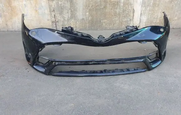 Toyota Avensis T270 Front bumper 5211905922