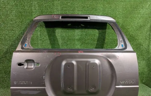 Suzuki Grand Vitara II Truck tailgate