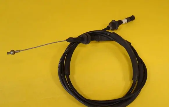 Volkswagen Golf IV Throttle cable 1J0721555T