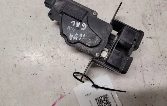 KIA Sorento Tailgate window lock/catch/latch 871303E000