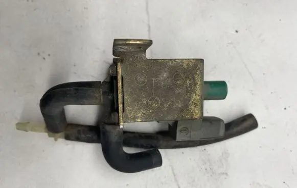 Opel Vectra B Brake central valve 72097516