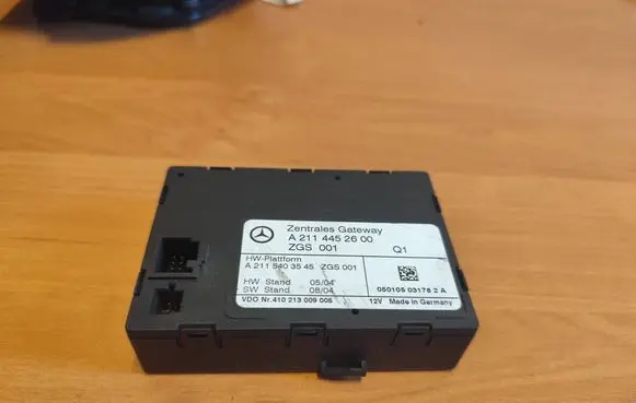 Mercedes-Benz E W211 Gateway control module A2114452600 410213009005 A2115403545
