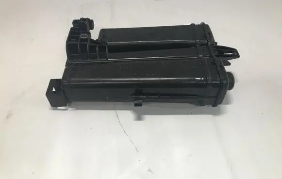 Volkswagen Polo VI Active carbon filter fuel vapour canister 2Q0201801
