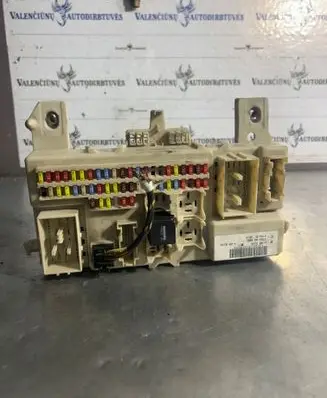 Ford Focus C-MAX Fuse module 4M5T14A073 5A68178 3M5T14014