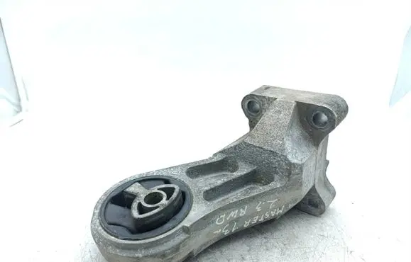 Renault Master III Engine mount bracket