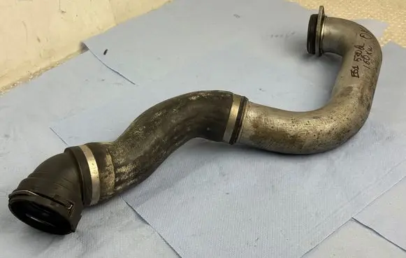Intercooler hose/pipe