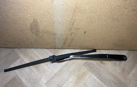 BMW X3 F25 Front wiper blade arm 7213271 61617213271
