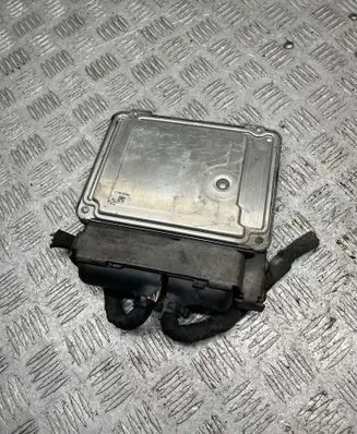 Volkswagen Touran I Engine control unit/module 03G906021TJ 03G906021TC 03G906021AB