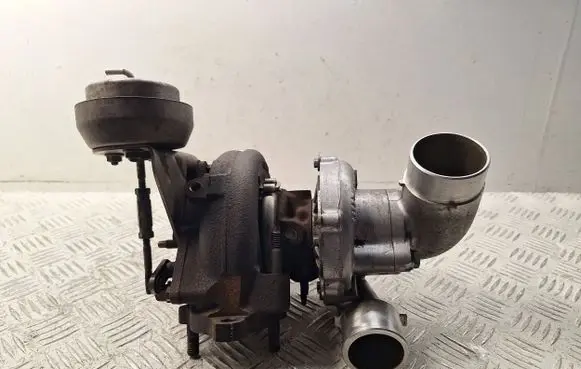 Toyota Avensis T250 Turbo 172010R022 07102300337 07276A