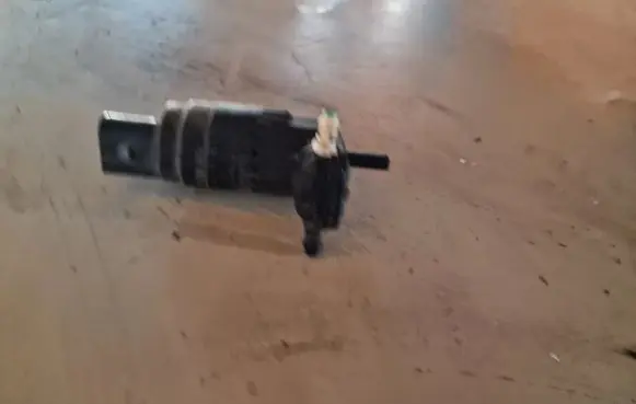 Volkswagen Scirocco Windscreen/windshield washer pump