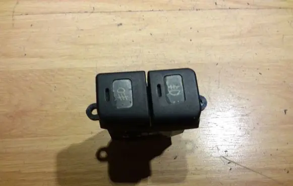 Rover 620 Fog light switch M13572
