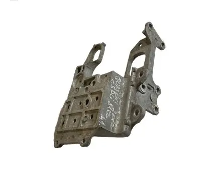 Nissan Qashqai Engine mounting bracket