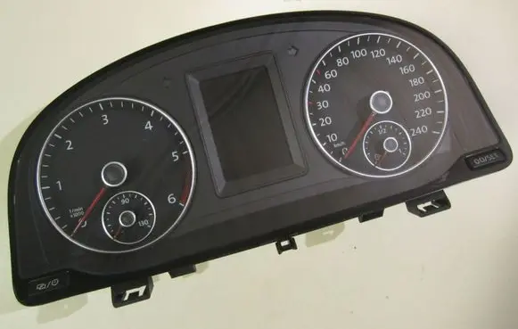 Volkswagen Touran II Speedometer (instrument cluster) 1T0920875E