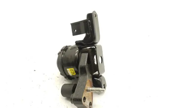 Toyota Yaris Engine mount bracket