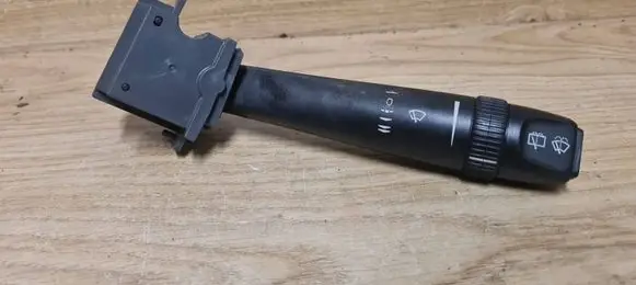 Volvo V70 Wiper control stalk 30768100