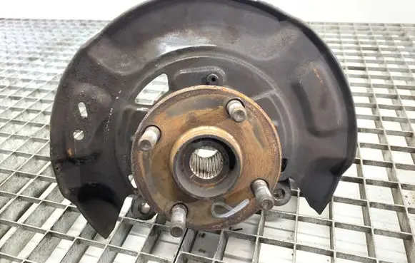 Toyota Yaris Front wheel hub spindle knuckle 