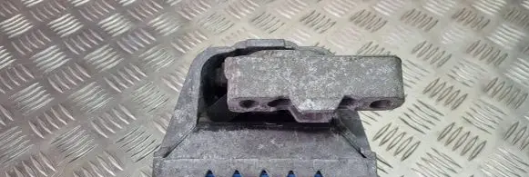 Volkswagen Caddy Engine mount bracket 1K0199262